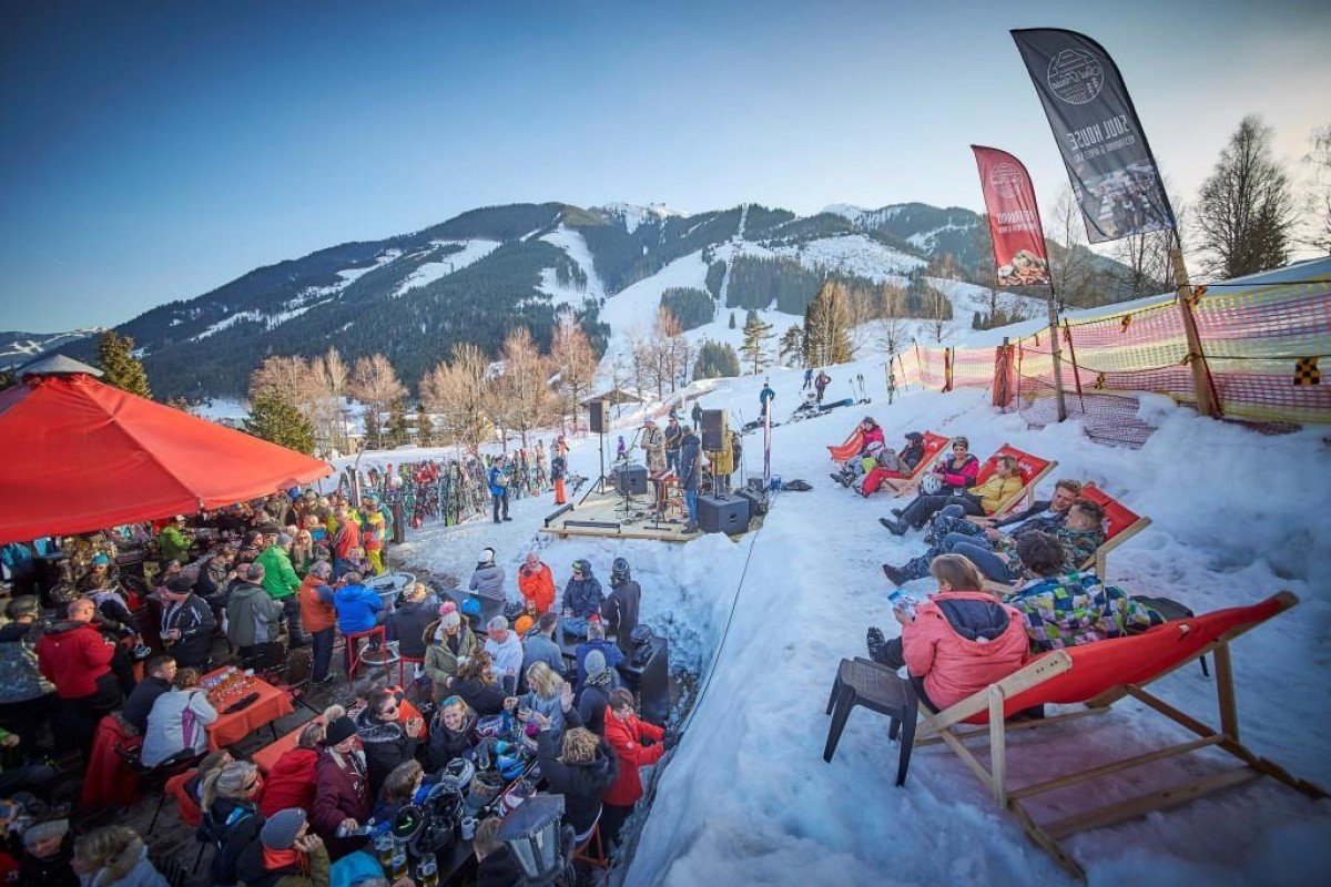 Apres Ski Month in The Lodge — The Barrow House