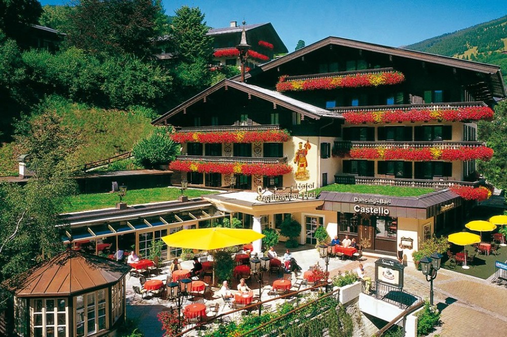 This is how the Hotel Saalbacher Hof looked like at the beginning of this millennium (2002)