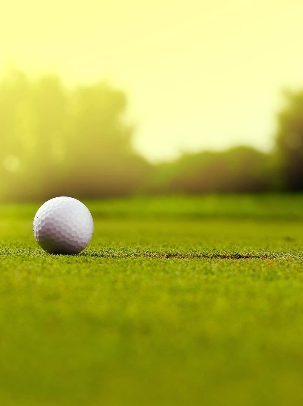 Putting on one of the golf courses near Saalbach  width=