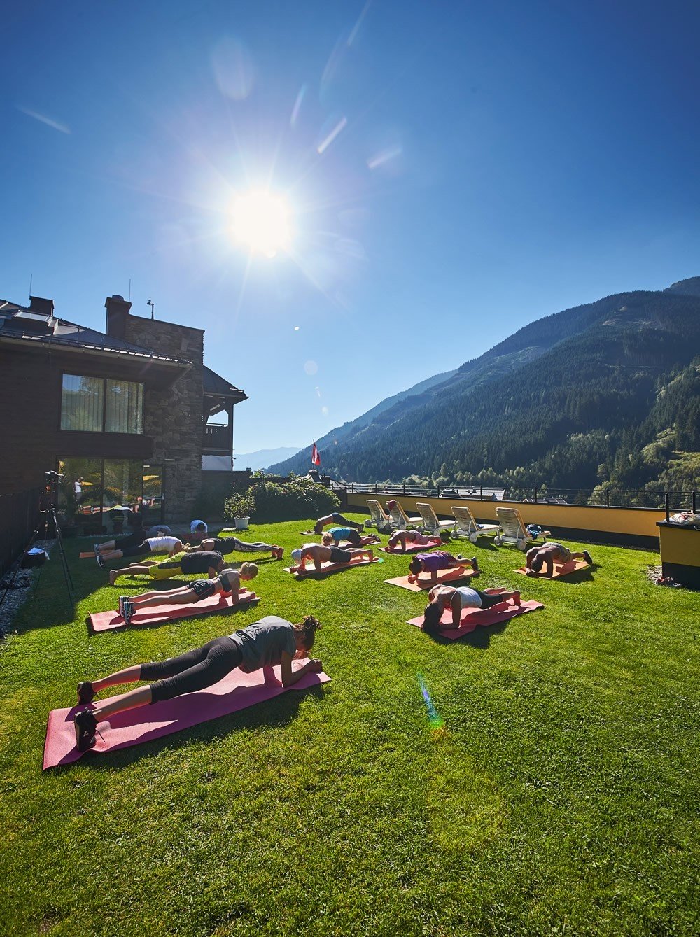 Yoga im Rooftop Garden des Hotel Saalbacher Hof width=