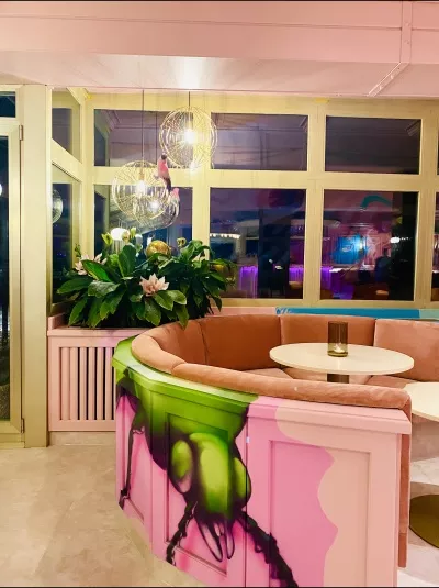 2020 - Bar & Lounge